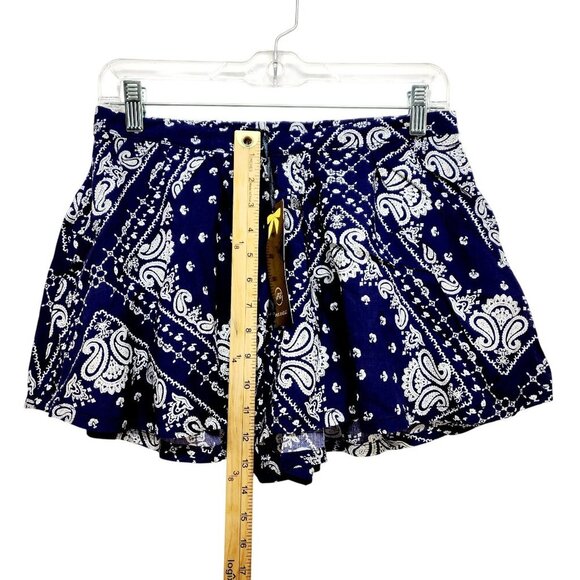 Womens Iris Basic Bandana Print Flowy Shorts With Pockets Size Large Navy & Whit - Picture 4 of 8